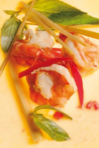 un curry leger de crevettes et citronnelle